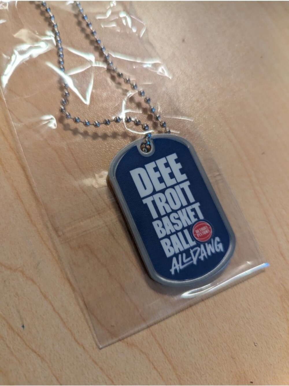 DETROIT PISTONS NBA NECKLACE PENDANT 1.5" LONG METAL DOG TAG WITH 21" CHAIN